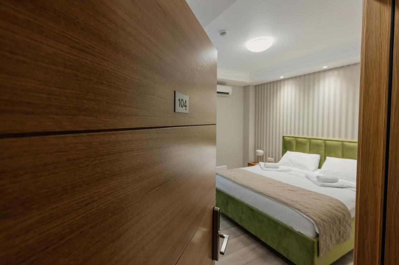 Hotel Beli Dvor Čačak Zewnętrze zdjęcie