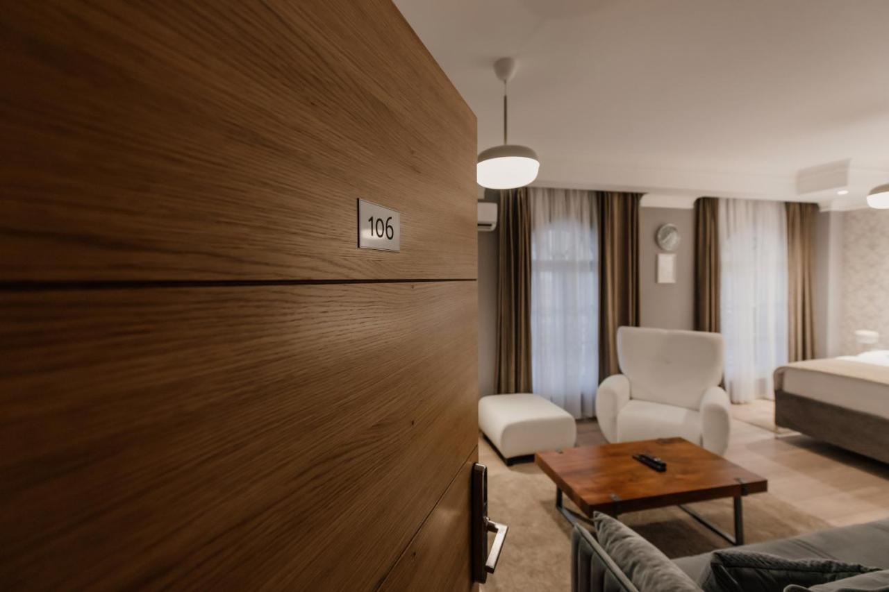 Hotel Beli Dvor Čačak Zewnętrze zdjęcie