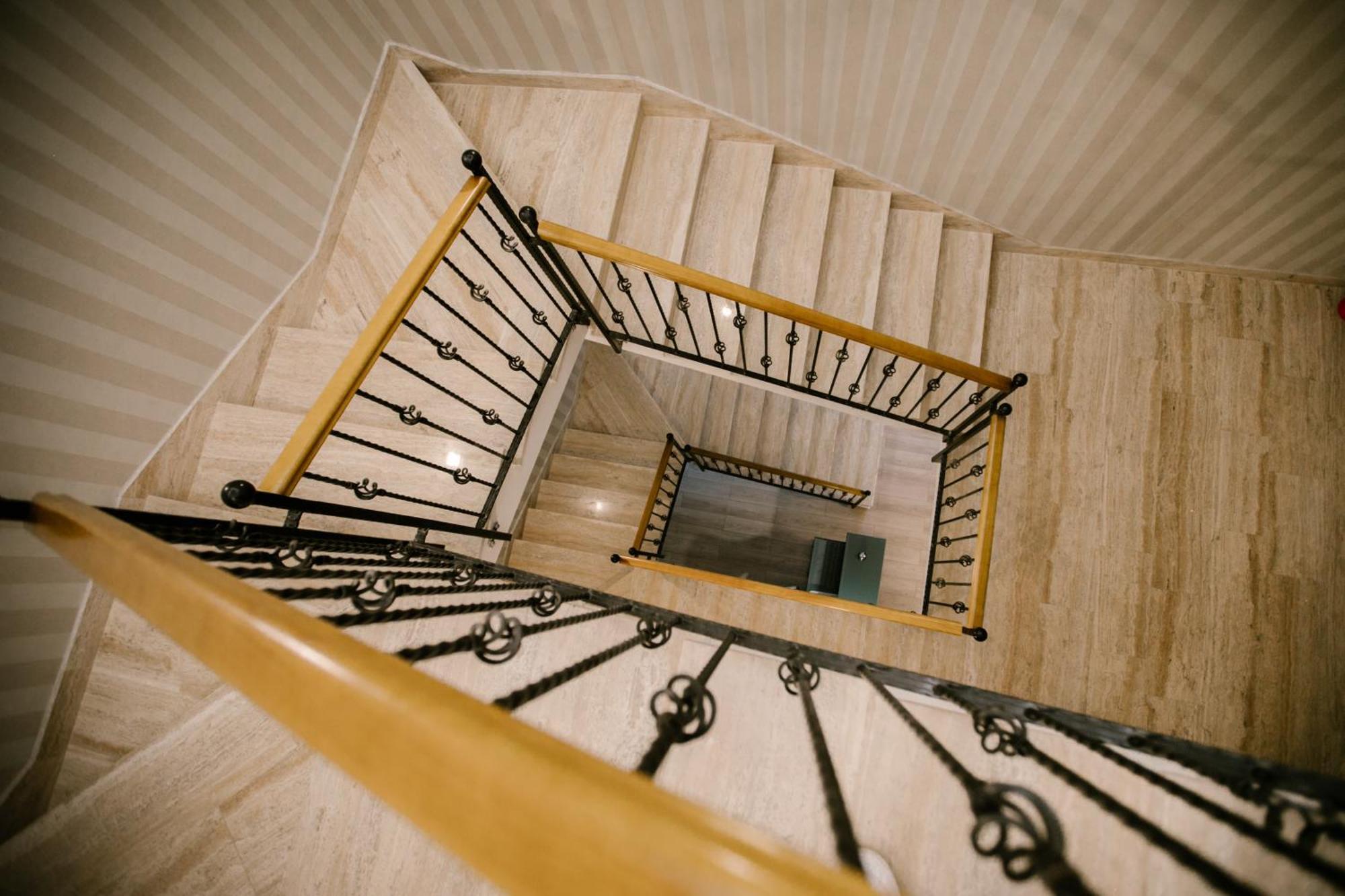 Hotel Beli Dvor Čačak Zewnętrze zdjęcie