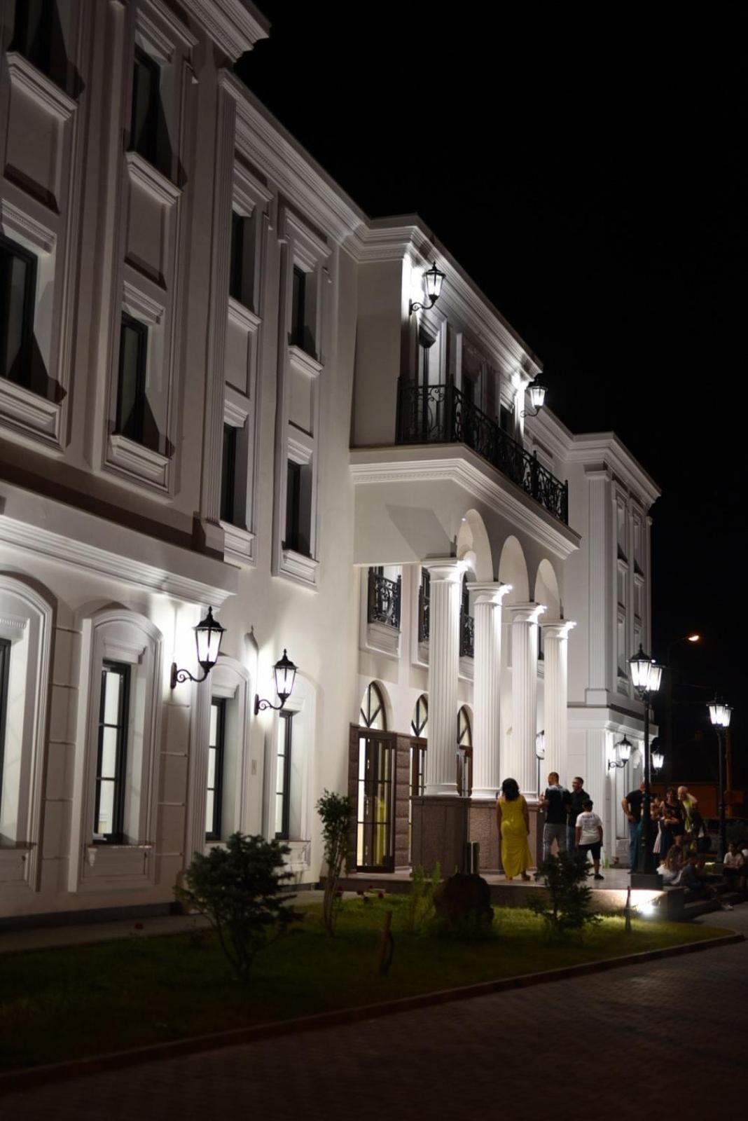 Hotel Beli Dvor Čačak Zewnętrze zdjęcie