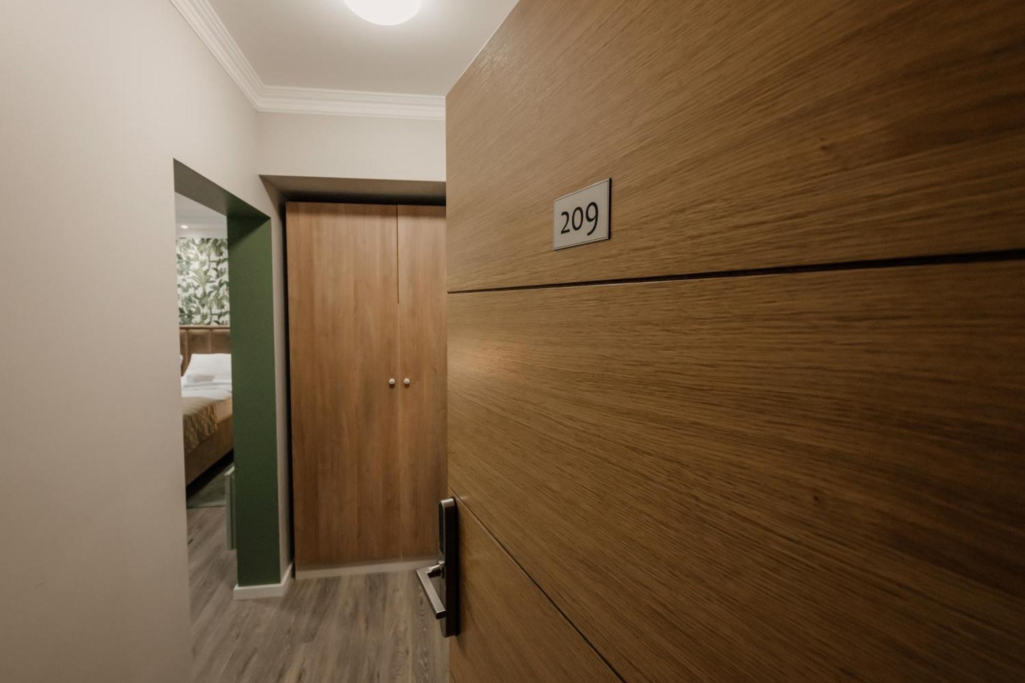 Hotel Beli Dvor Čačak Zewnętrze zdjęcie