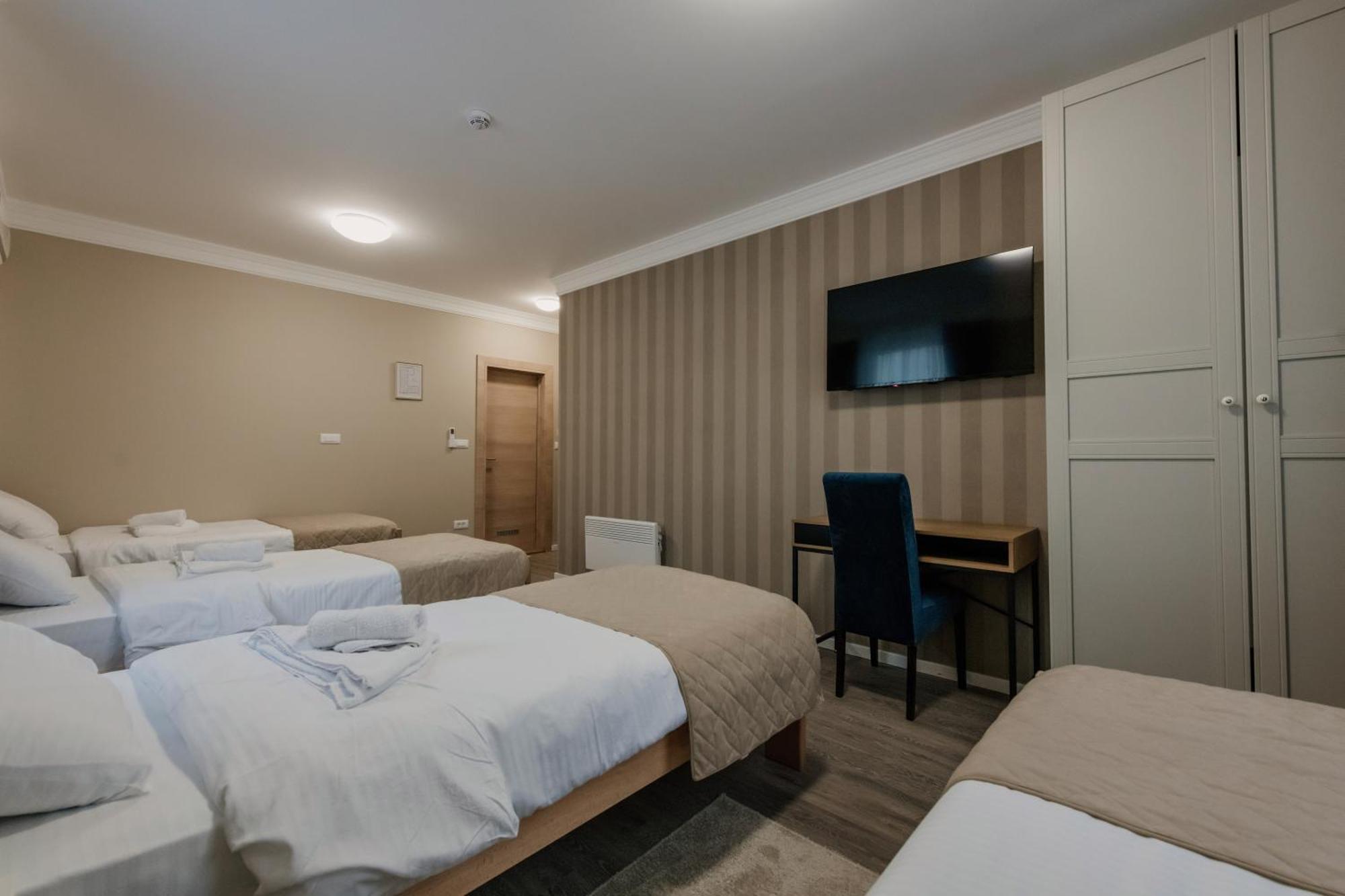 Hotel Beli Dvor Čačak Zewnętrze zdjęcie