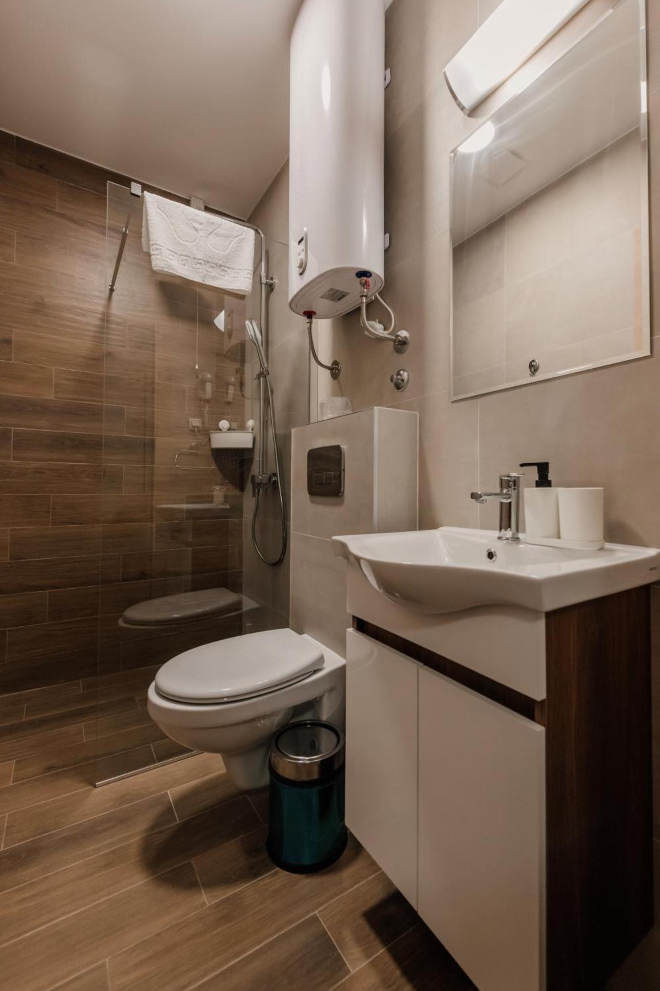 Hotel Beli Dvor Čačak Zewnętrze zdjęcie