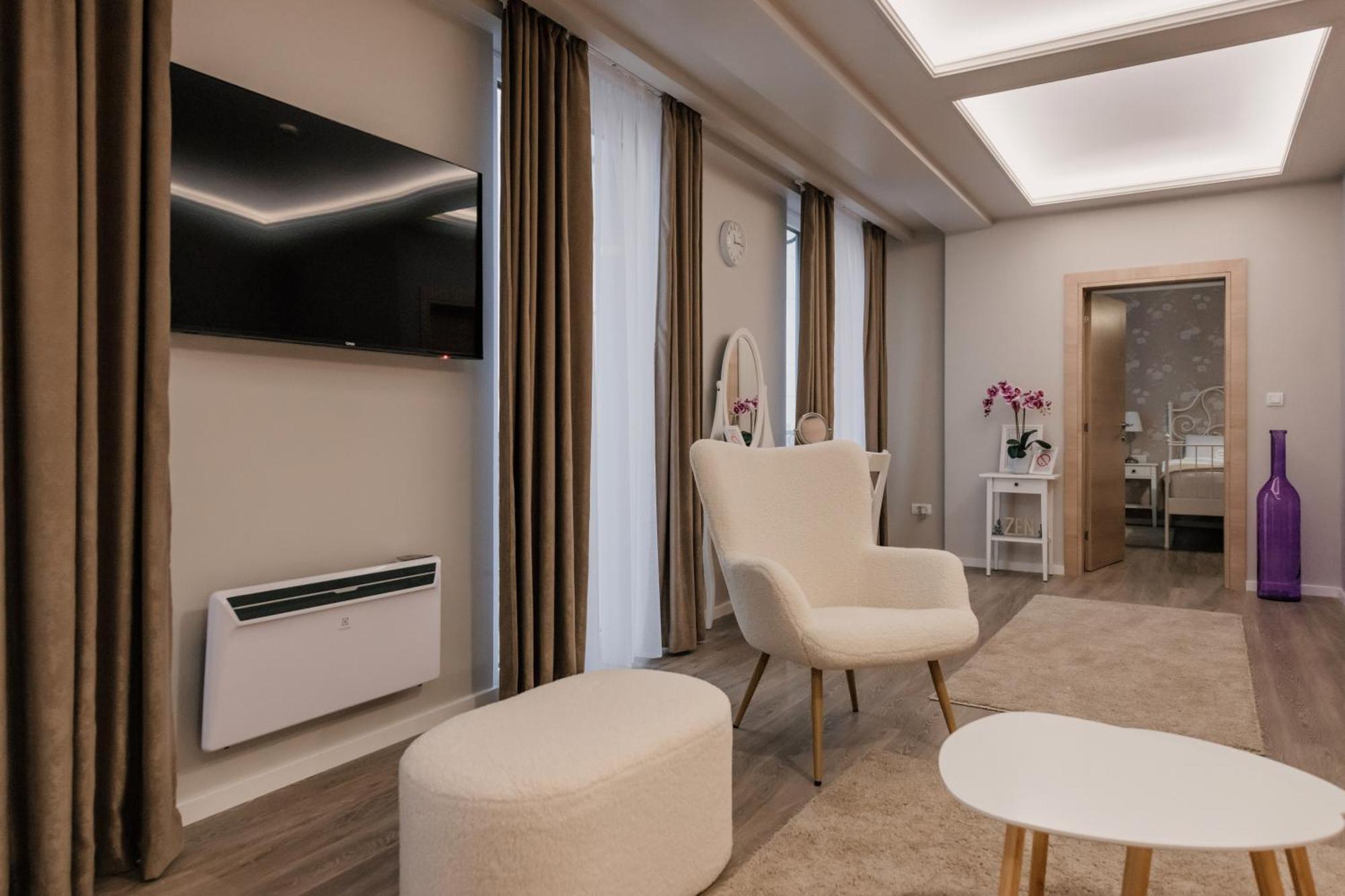 Hotel Beli Dvor Čačak Zewnętrze zdjęcie