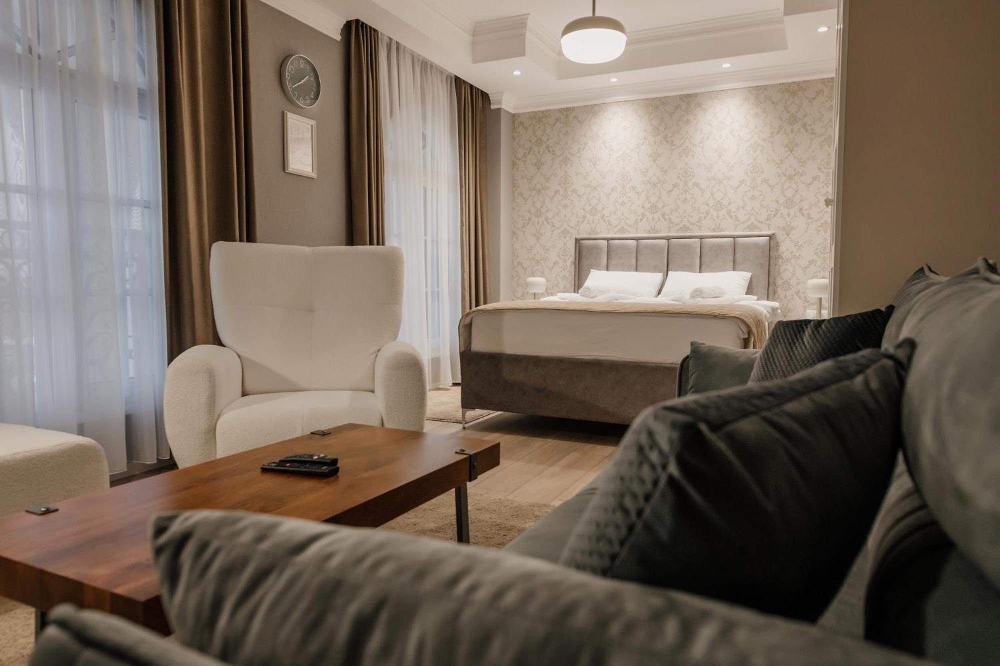 Hotel Beli Dvor Čačak Zewnętrze zdjęcie